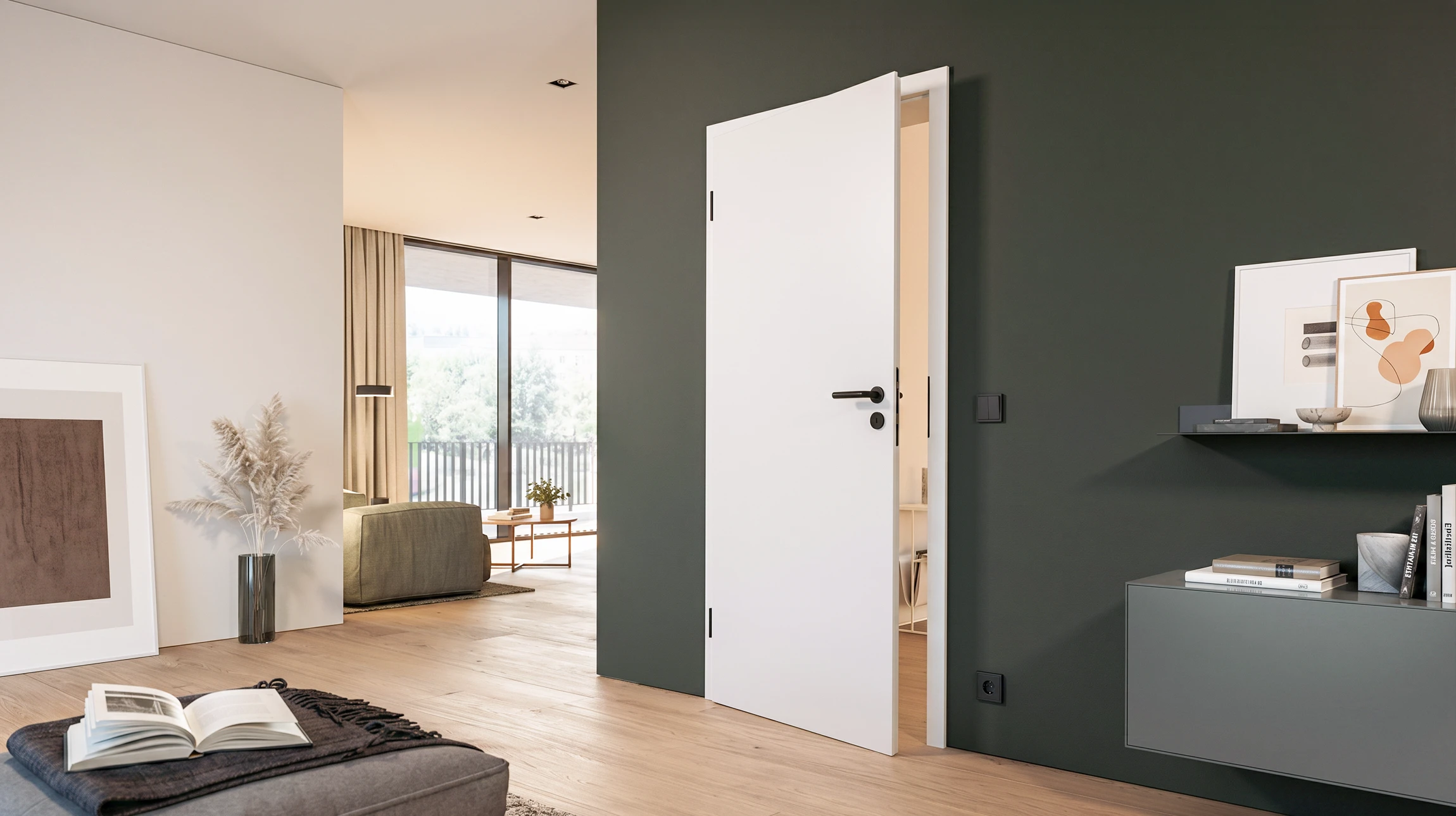 Homme en salopette installant une serrure sur porte intérieure blanche dans un intérieur moderne