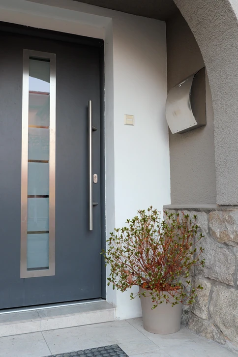 Installation d'une porte de garage à section automatique
